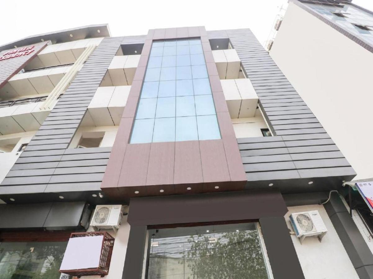 Hotel Red Snapper Couple Friendly At West Delhi นิวเดลี ภายนอก รูปภาพ